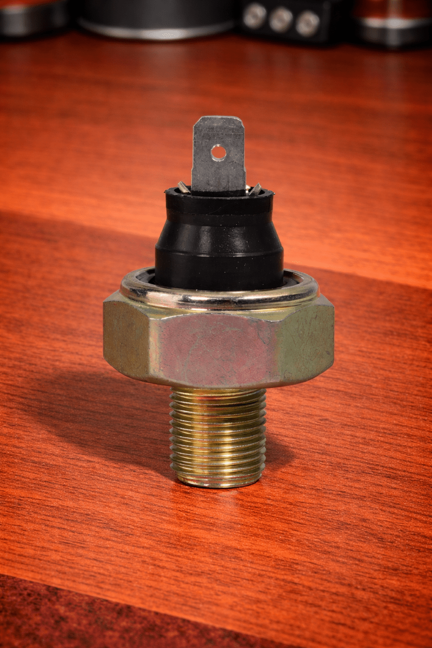 887283760 - INTERRUPTOR DE PRESSÃO DE ÓLEO MOTOR TRATOR VALTRA