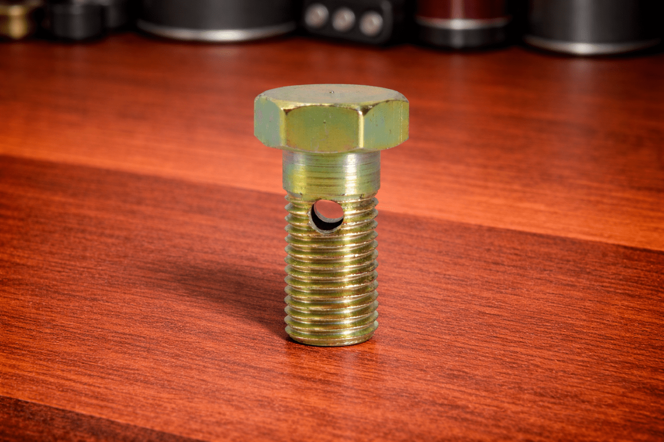 117640 - PARAFUSO DO BICO INJETOR TRATOR VALTRA